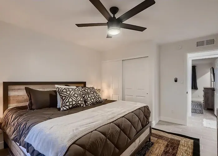 Holiday home Peaceful Family Friendly 4 Bedroom With Pool Phoenix