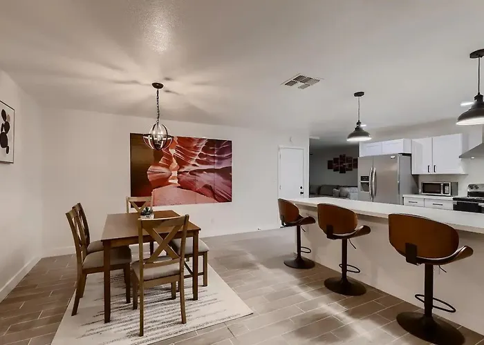 Peaceful Family Friendly 4 Bedroom With Pool * Phoenix