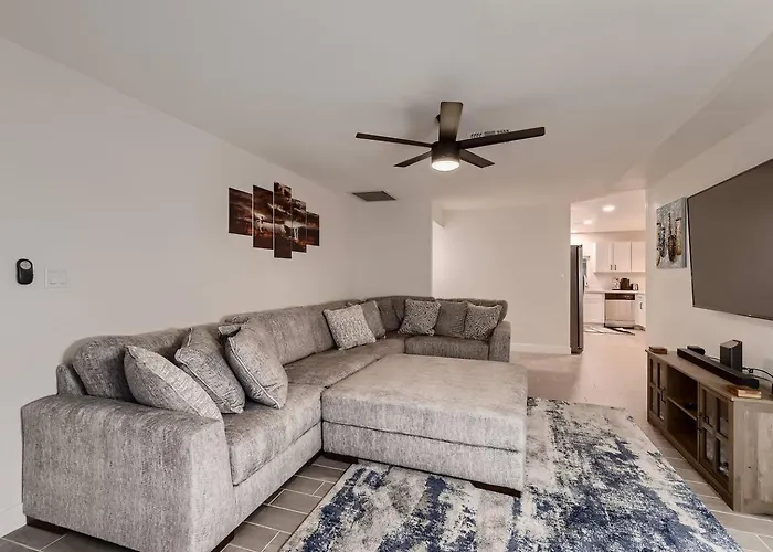 Peaceful Family Friendly 4 Bedroom With Pool * Phoenix